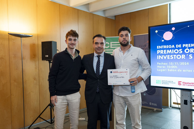 M�ximo Bourdette, de Agrointel, recoge el premio