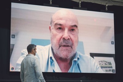 Antonio Resines, a trav�s de Jorge Mart�nez, dedic� unas palabras a los asistentes.