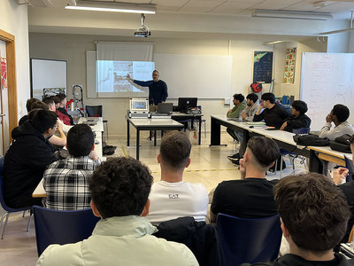 Alumnado de Automatización y Robótica asiste a un seminario de Visión Artificial
