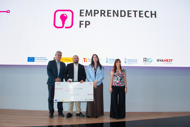 Drive iq, Antonio Cremades recogiendo el premio