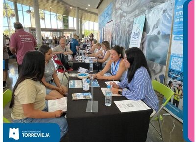 El Auditorio Internacional de Torrevieja se convierte en el gran punto de encuentro del empleo en la Vega Baja