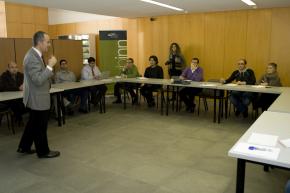 Desde 2009, Javier Arnal desarrolla su labor profesional ayudando a empresarios y profesionales en la mejora del Rendimiento y Productividad Personal.