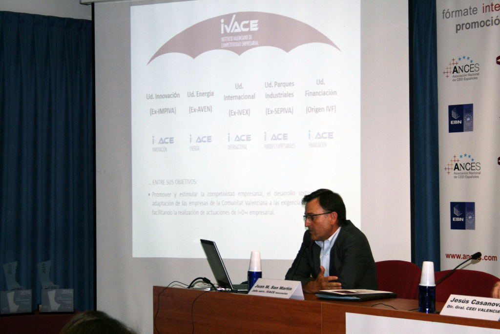 Juan Manuel San Mart�n, Jefe de Servicio de IVACE Innovaci�n durante su intervenci�n